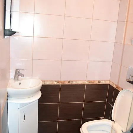 Apartment On Bogdana Gavrilishyna 3 Kiev Exterior photo